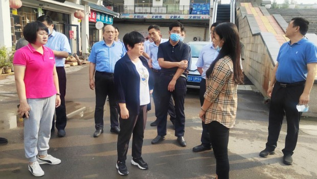 青州市長宋偉偉攜工作組到泰豐購物廣場指導(dǎo)文明城市創(chuàng)建工作